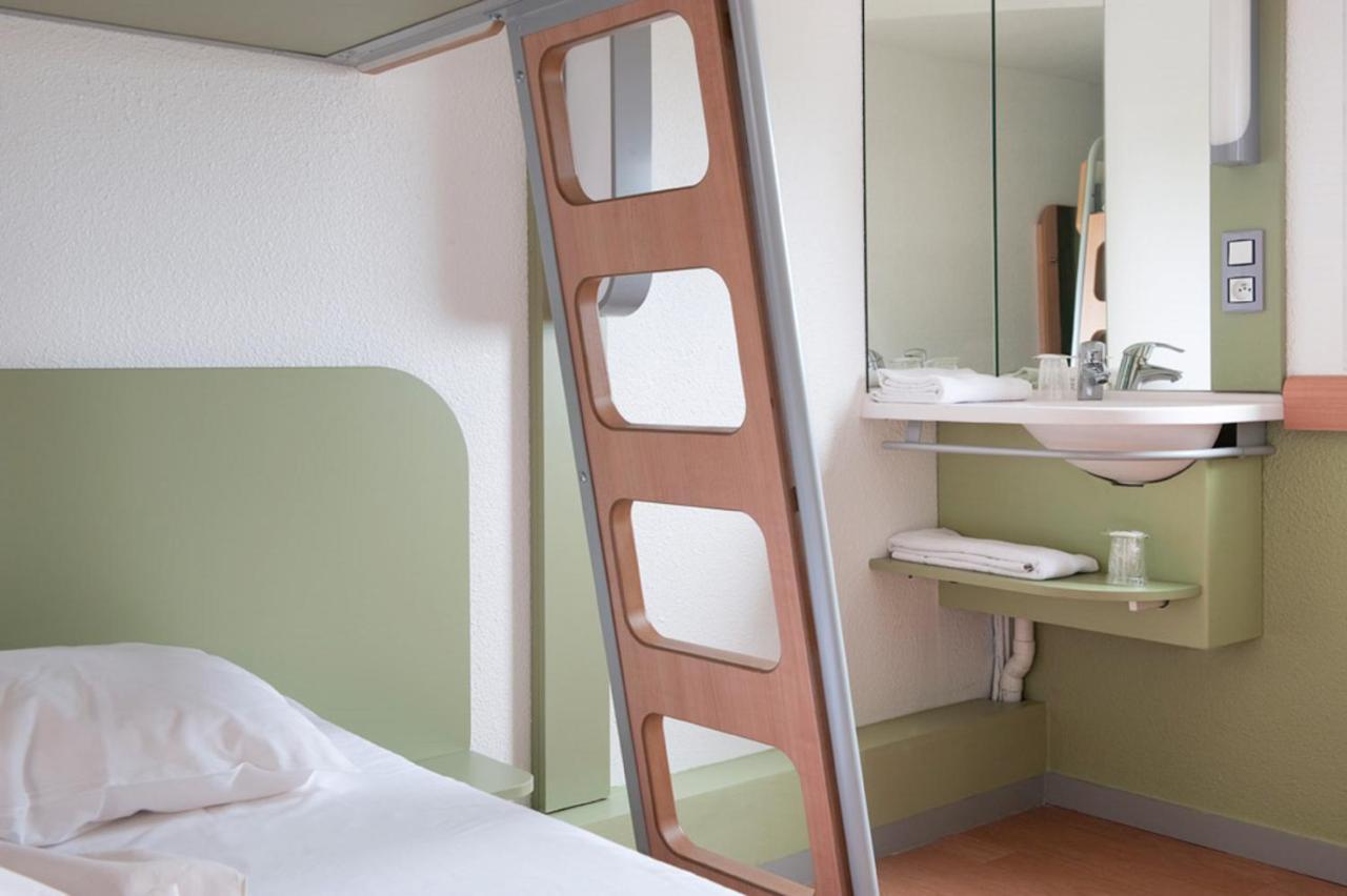 Ibis Budget Poitiers Nord Futuroscope Chasseneuil-du-Poitou Bagian luar foto
