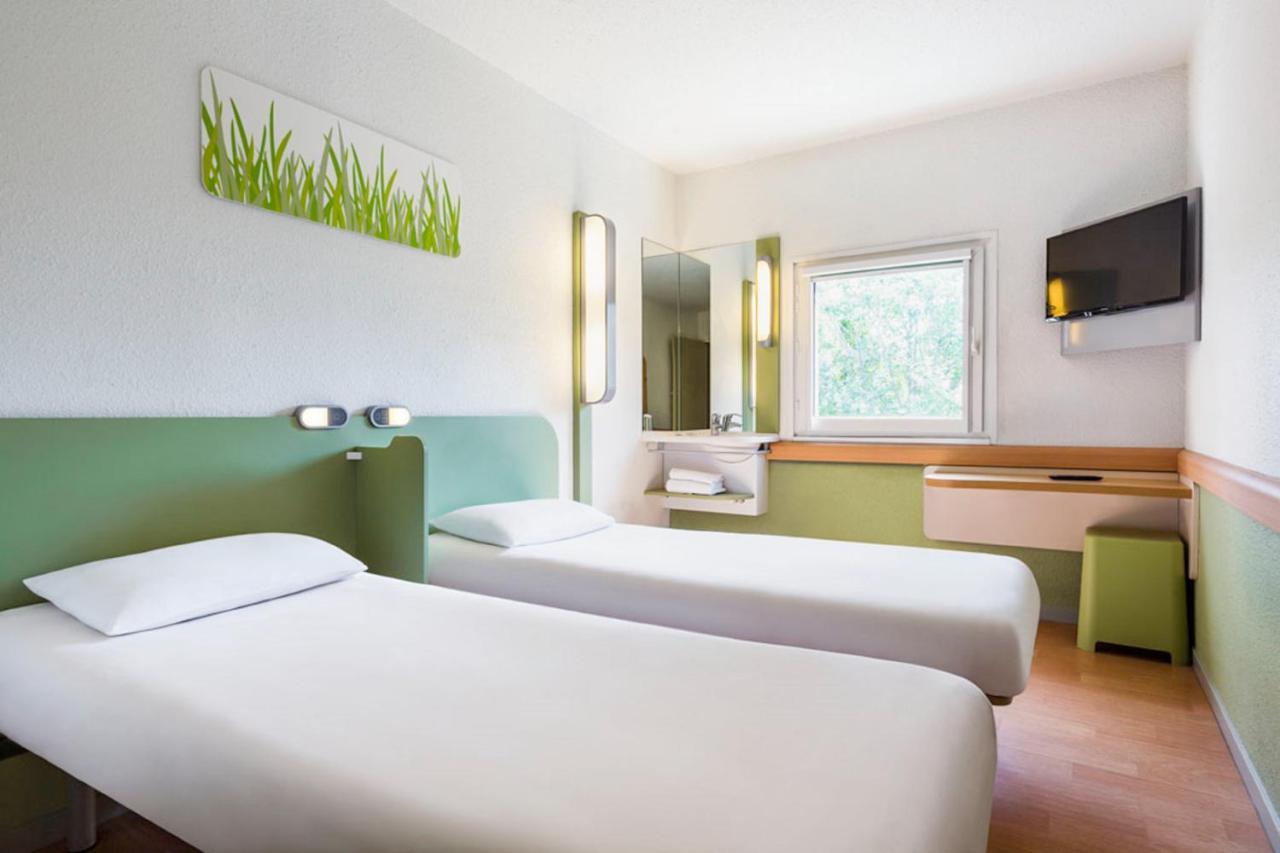 Ibis Budget Poitiers Nord Futuroscope Chasseneuil-du-Poitou Bagian luar foto