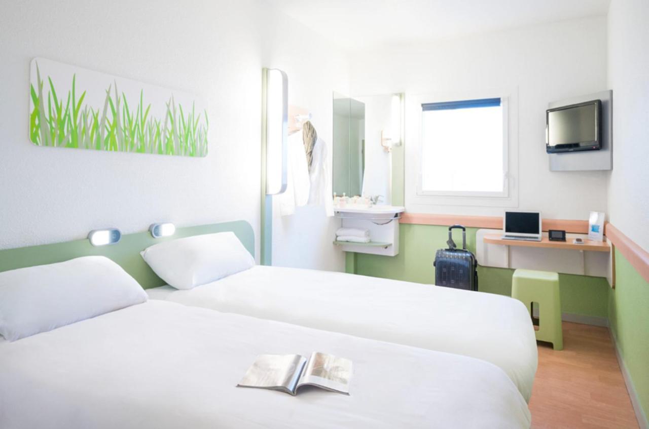Ibis Budget Poitiers Nord Futuroscope Chasseneuil-du-Poitou Bagian luar foto