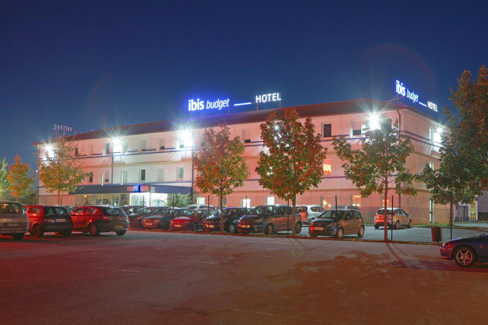 Ibis Budget Poitiers Nord Futuroscope Chasseneuil-du-Poitou Bagian luar foto