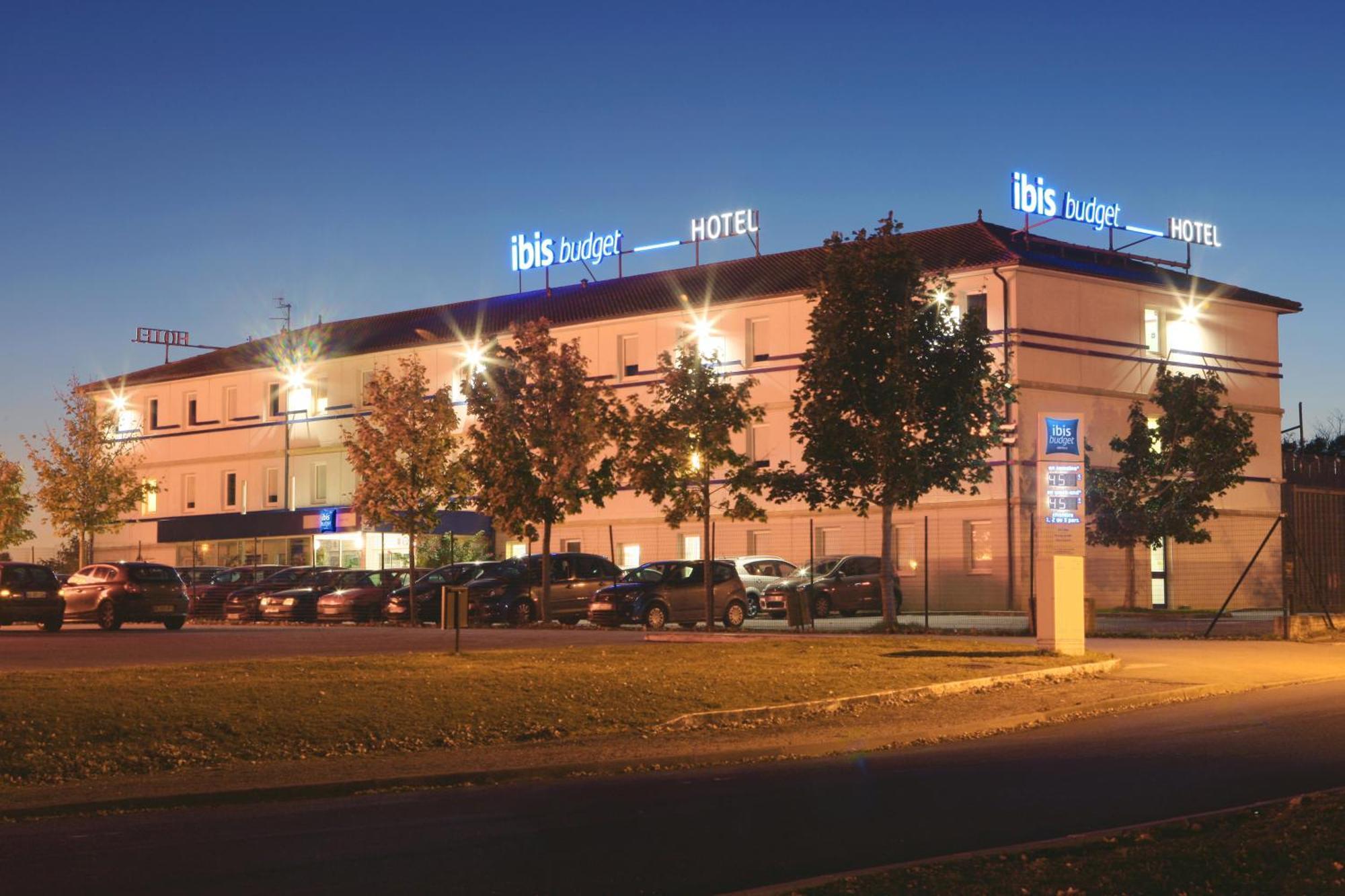 Ibis Budget Poitiers Nord Futuroscope Chasseneuil-du-Poitou Bagian luar foto