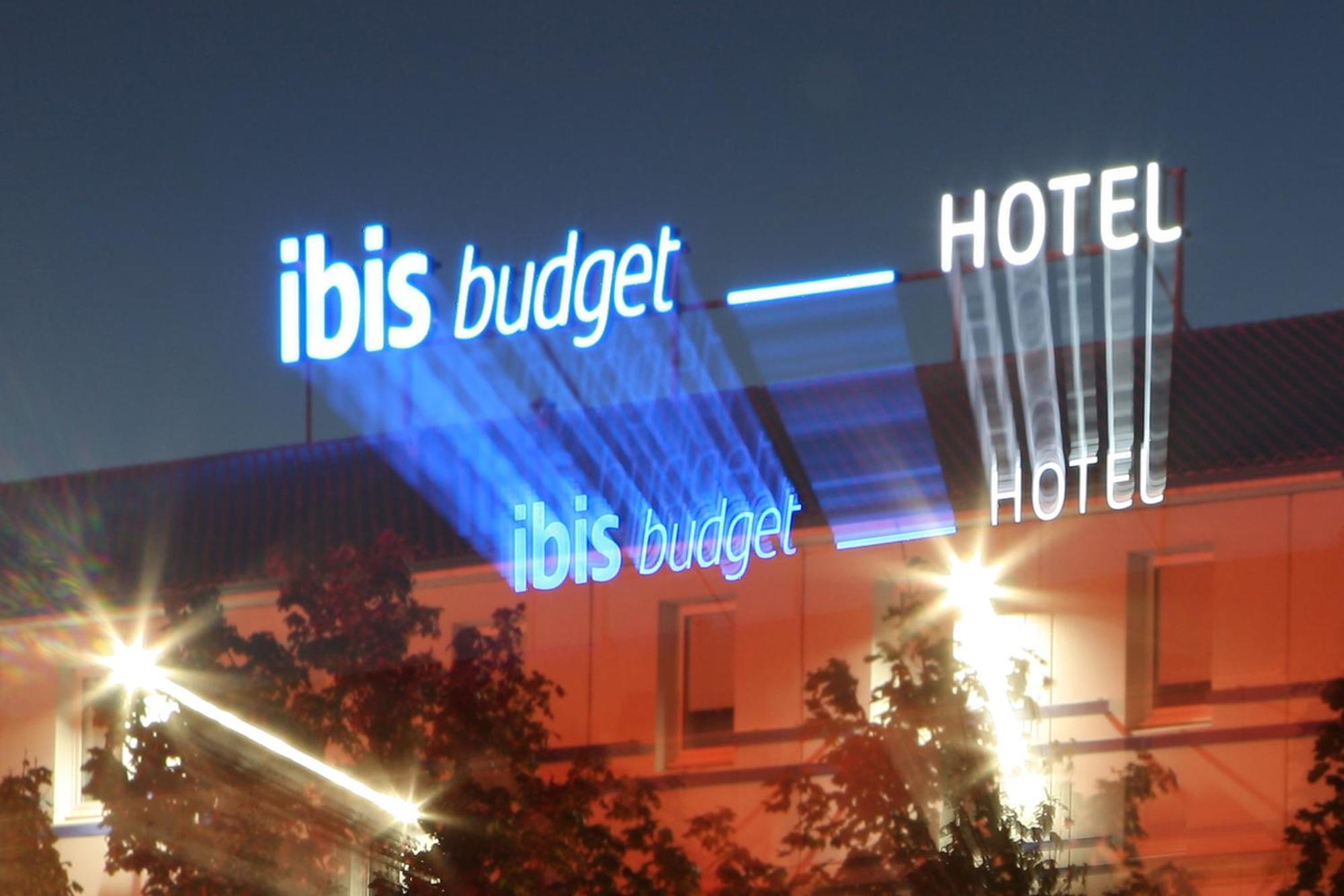 Ibis Budget Poitiers Nord Futuroscope Chasseneuil-du-Poitou Bagian luar foto