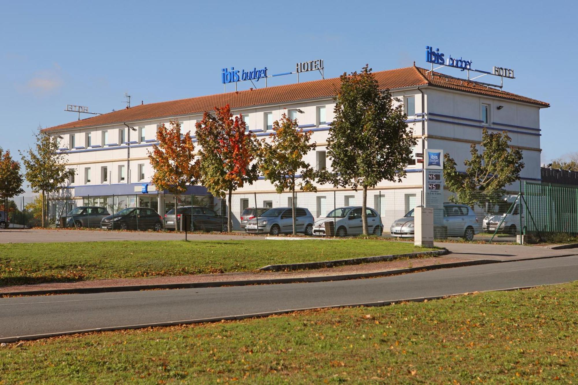 Ibis Budget Poitiers Nord Futuroscope Chasseneuil-du-Poitou Bagian luar foto