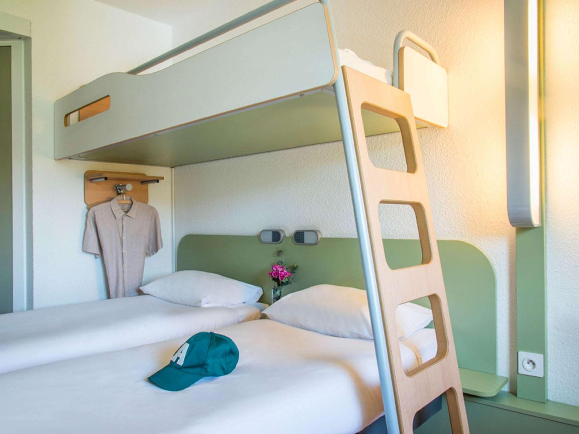 Ibis Budget Poitiers Nord Futuroscope Chasseneuil-du-Poitou Bagian luar foto