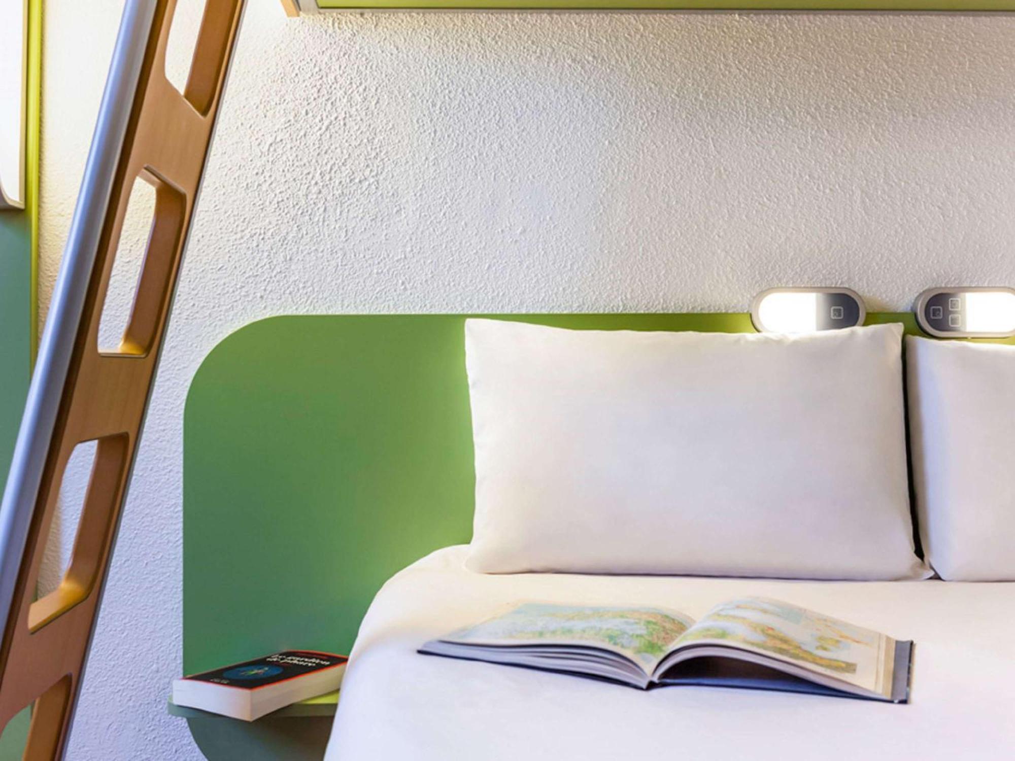 Ibis Budget Poitiers Nord Futuroscope Chasseneuil-du-Poitou Bagian luar foto