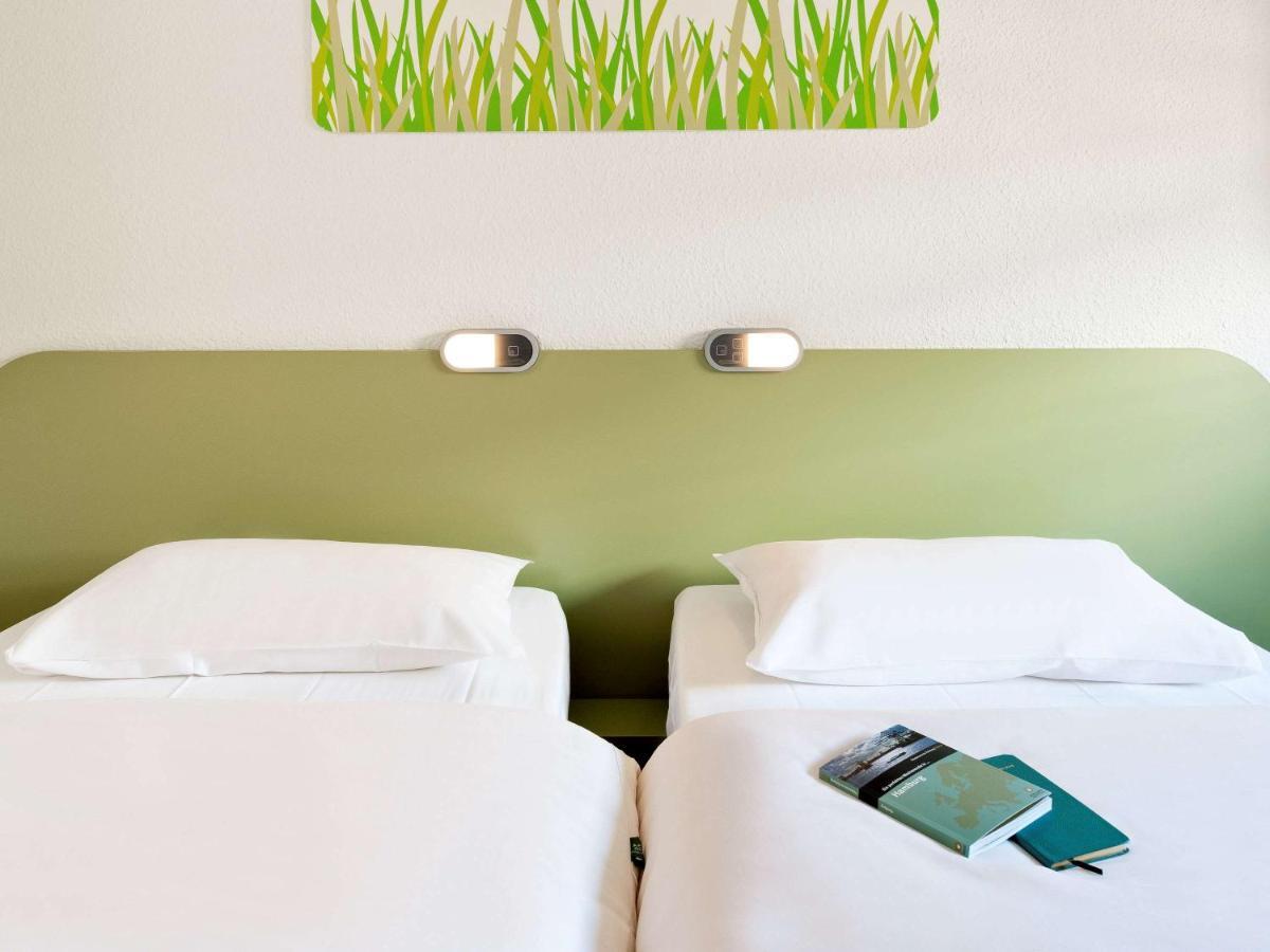 Ibis Budget Poitiers Nord Futuroscope Chasseneuil-du-Poitou Bagian luar foto